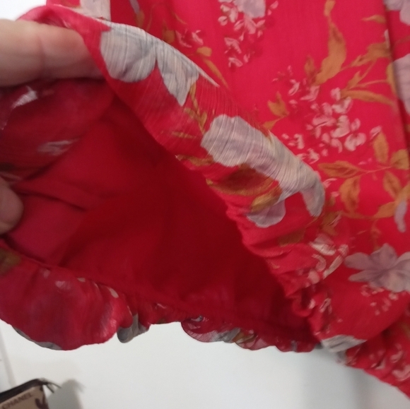 Vince Camuto Women's Floral fully lined chiffon Wing Sleeve pullover Blouse L - Picture 6 of 8